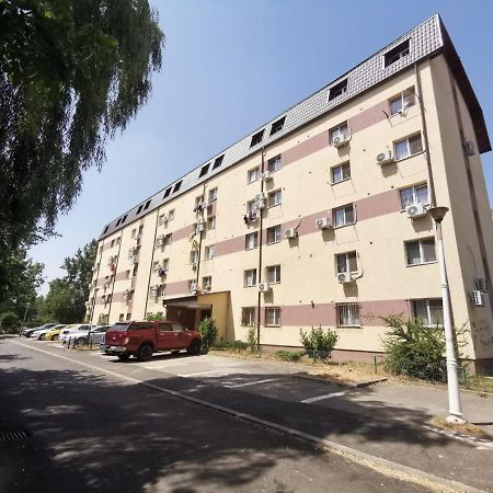 Holidays Inn Studio Bukarest Eksteriør billede